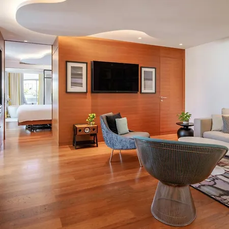 Renaissance Paris Republique Hotel & Spa-3